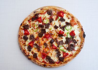 Kavurmalı Pizza (Orta Boy)