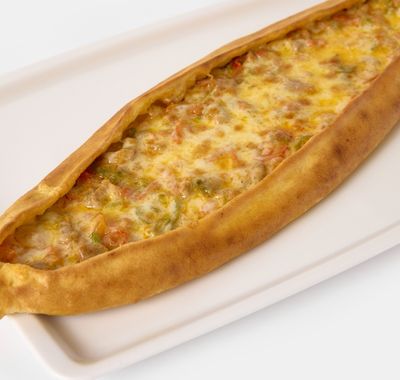 Kavurma Kaşarlı Pide