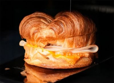 Dana Jambonlu Peynirli Kruvasan