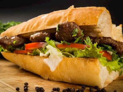 Yarım Ekmek Arası Köfte