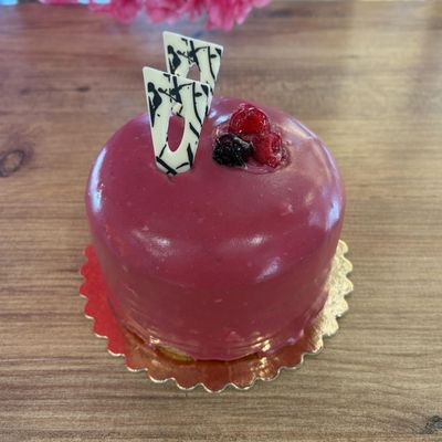 Orman Meyveli Pasta (4-6 Kişilik)