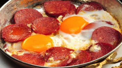 Sucuklu Yumurta