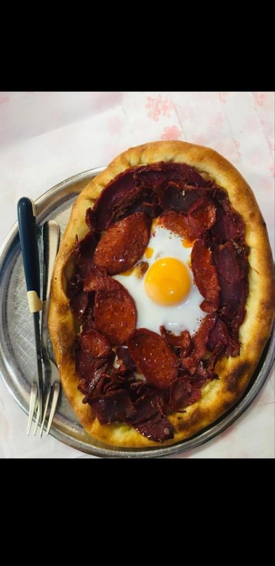 Pastırmalı Sucuklu Yumurtalı Bafra Pidesi