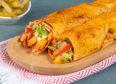 Hatay Usulü Özel Soslu Tavuk Döner Dürüm