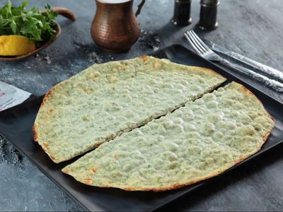 Peynirli Lahmacun