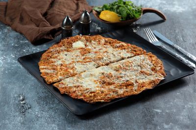 Kolot Peynirli Lahmacun
