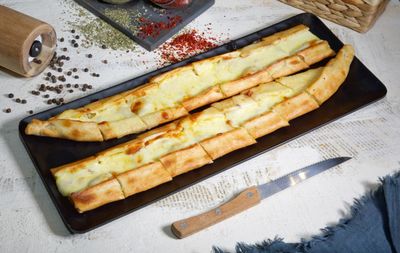 Kaşarlı Pide