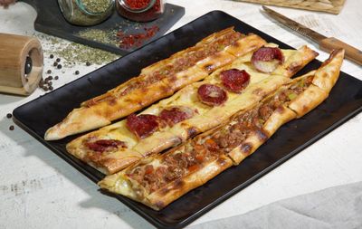 Sucuklu & Kaşarlı Pide