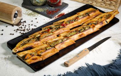 Balıklı & Mantarlı Pide
