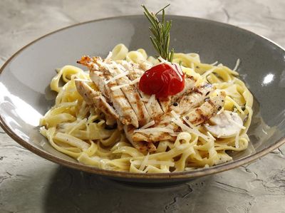 Pesto Soslu Fettuccine