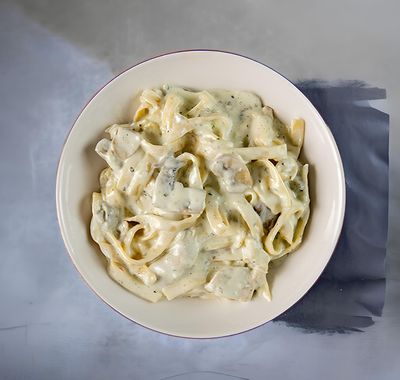  Tavuklu Tören Sofrası (Fettucini Di Manzo Tavuklu)