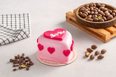 Barbie Figürlü Pasta