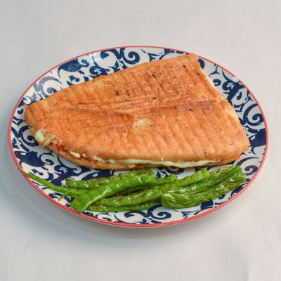 YARIM EKMEK KAŞARLI TOST