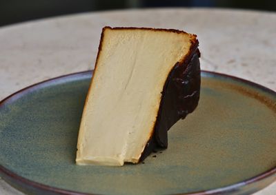 Glütensiz & Şekersiz Tahinli Bask Cheesecake