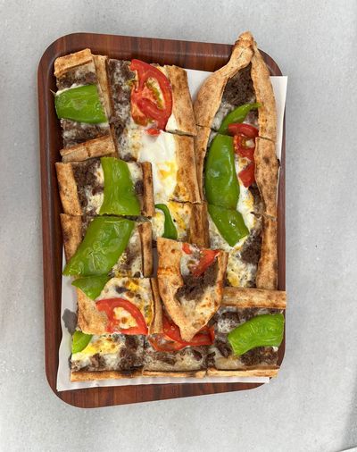 Kavurmalı Kaşarlı Pide