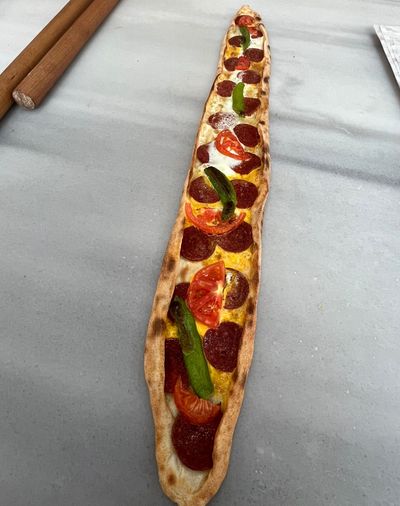 Sucuklu Pide