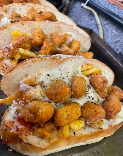 Kızarmış Tavuklu Patso Sandviç