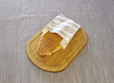  Kavurmalı Kaşarlı Tost