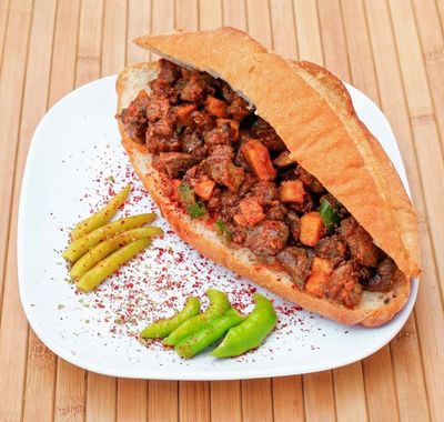 Tam Ekmek Arası Tavuk Kavurma