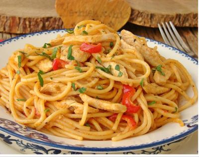 Tavuklu Makarna Menüsü