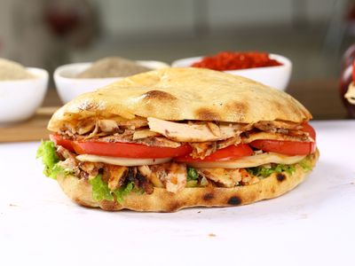 Tombik Ekmek Arası Tavuk Döner (100 gr.)