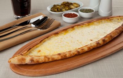 Kaşarlı Pide