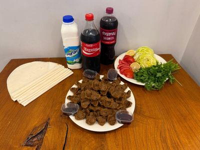 Çiğ Köfte (1 kg.) Menü 1