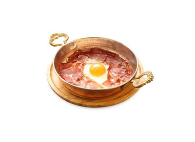 Sahanda Pastırmalı Yumurta