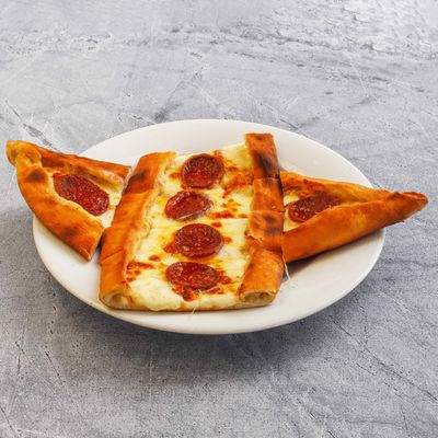 Kaşarlı Sucuklu Pide