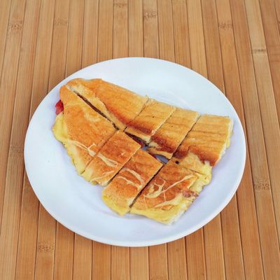3/4 Ekmek Arası Kaşarlı Tost