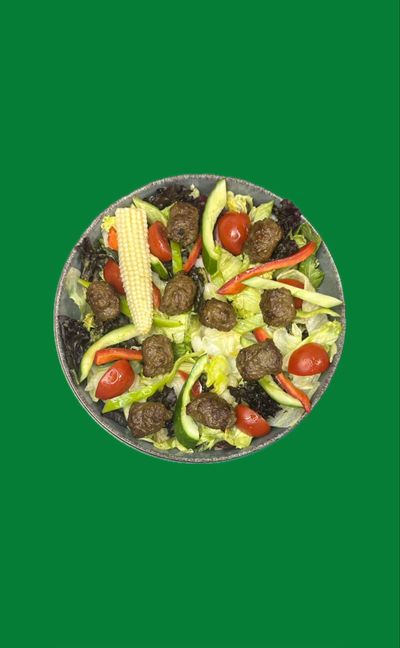 Izgara Köfteli Salata