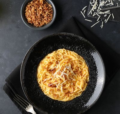 Köri Soslu Fettucini