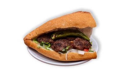 Yarım Ekmek Arası Köfte