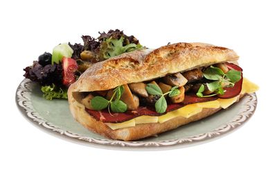 Füme Etli & Eski Kaşarlı Sandviç