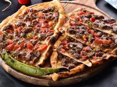 Kuşbaşılı Pide