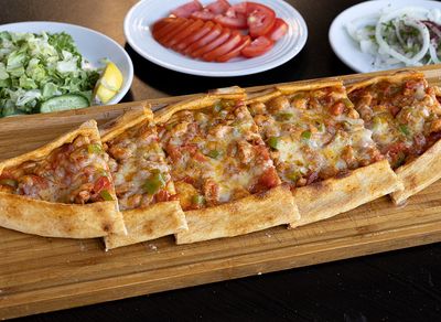 Tavuklu Pide