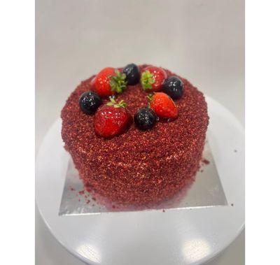 Çilekli Çikolatalı Pasta  (No.0)