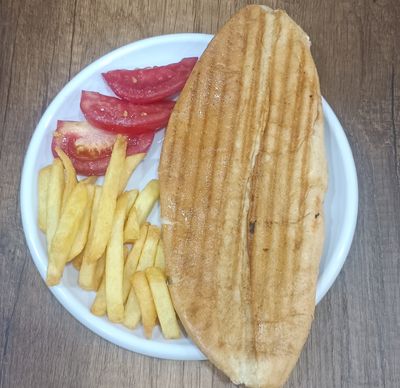 Kaşarlı Sucuklu Sanayi Tostu