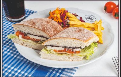 Ezine Beyaz Peynirli Sandviç