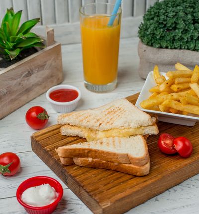 Jumbo Ekmek Arası Kaşarlı tost