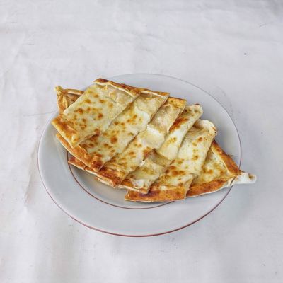 Peynirli Kır Pidesi