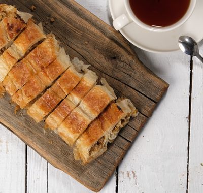 Kıymalı Kol Böreği