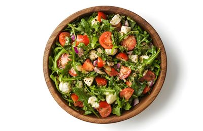 Beyaz Peynirli Rokalı Salata