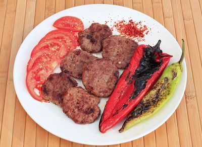 Pilav Üstü Izgara Köfte