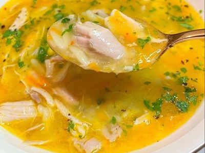 Tavuk Suyu Çorbası