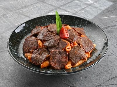 Acılı Antrikotlu Penne
