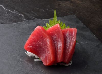 Maguro Sashimi (1 Adet)