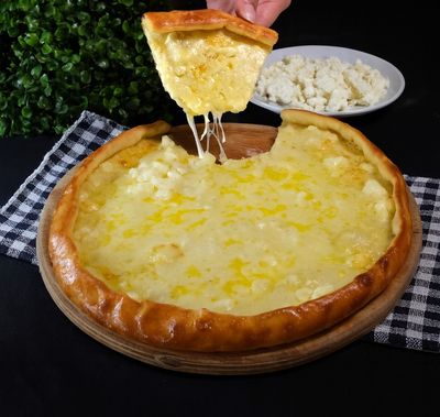 Yuvarlak Köy Peyni̇rli̇ Pide