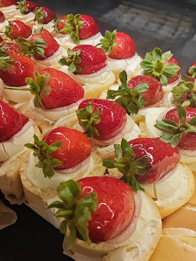 Çilekli Rulo Pasta (500 gr.)