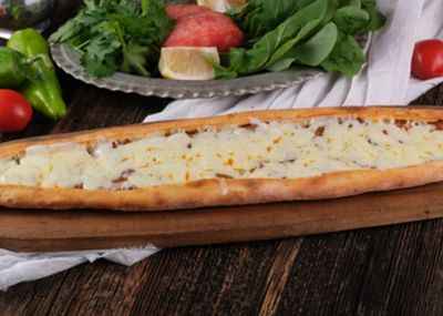 Sucuklu Kaşarlı Pide